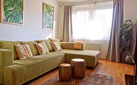 Cozyhome Retro Apartment