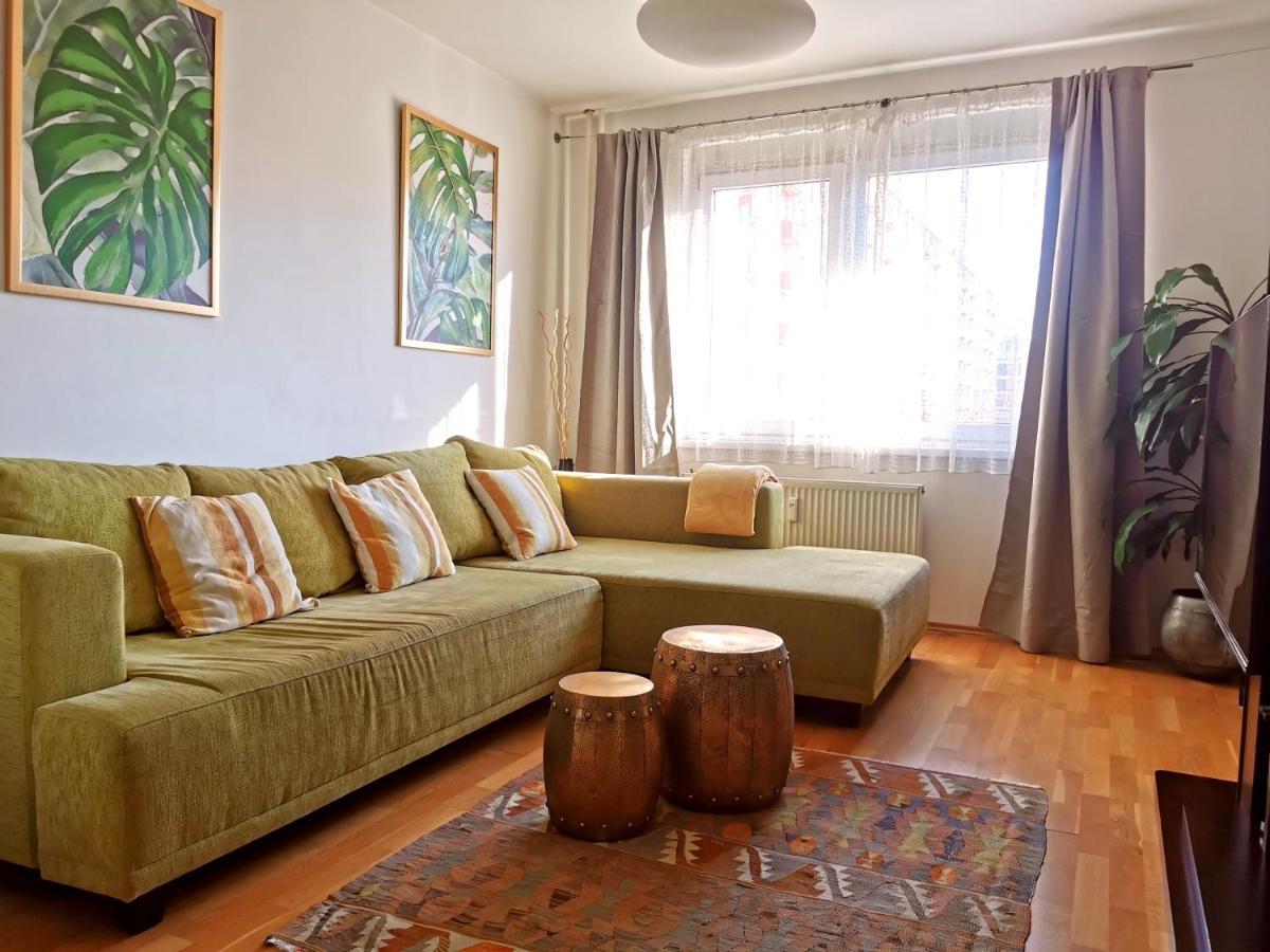 Cozyhome Retro Apartment Bratysława Zewnętrze zdjęcie