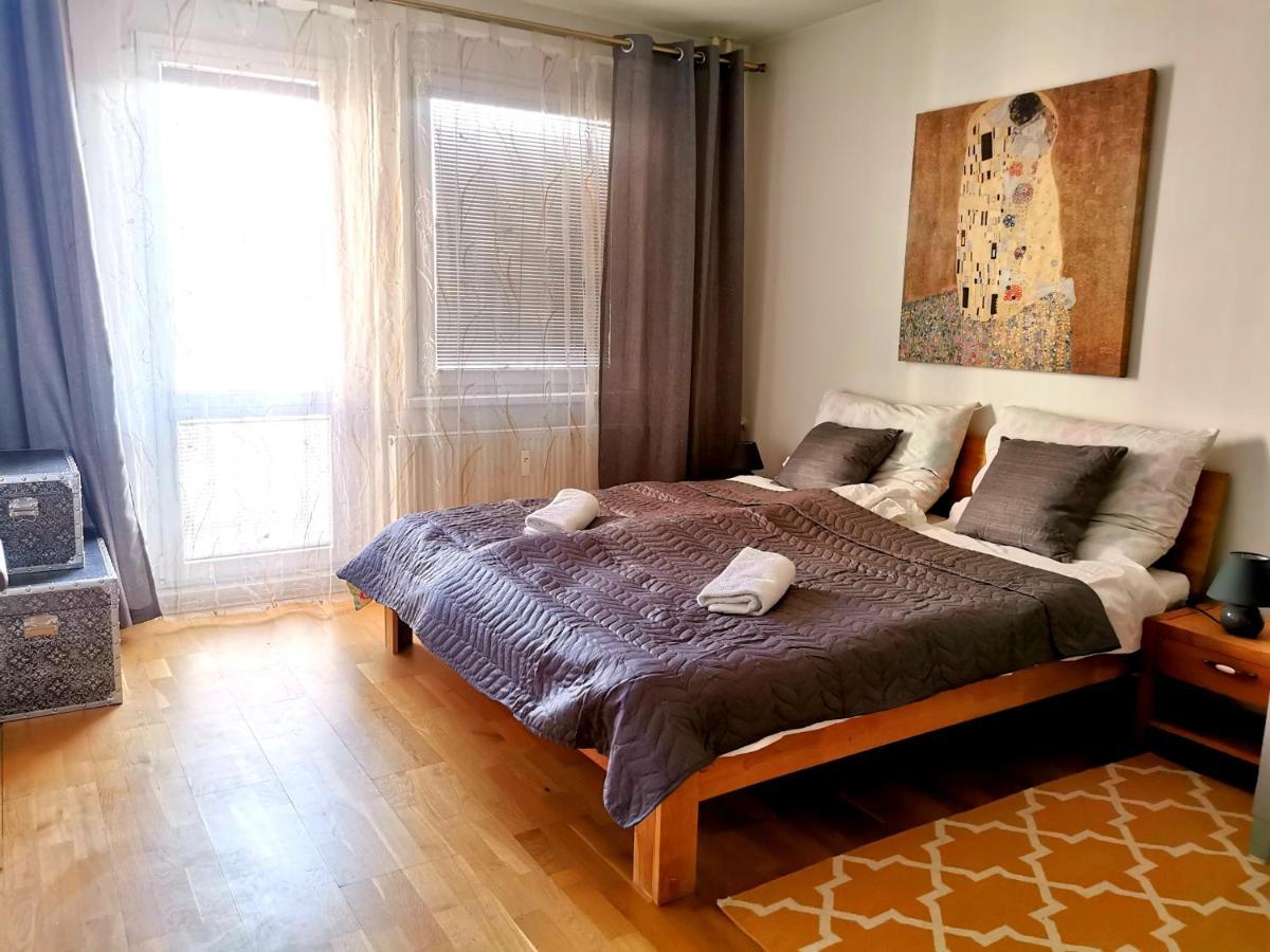 Cozyhome Retro Apartment Bratysława Zewnętrze zdjęcie