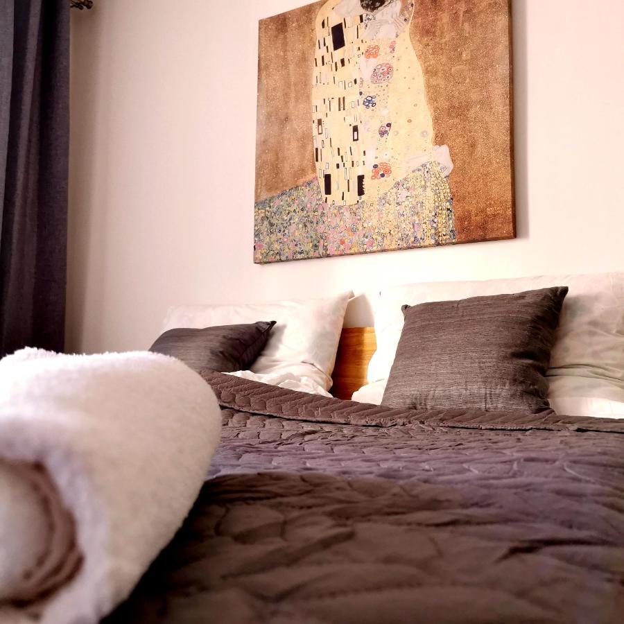 Cozyhome Retro Apartment Bratysława Zewnętrze zdjęcie